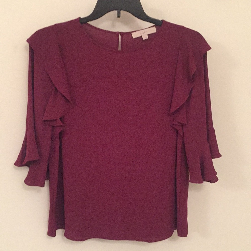 BRAND NEW LOFT SIZE M Berry Ruffle Blouse
